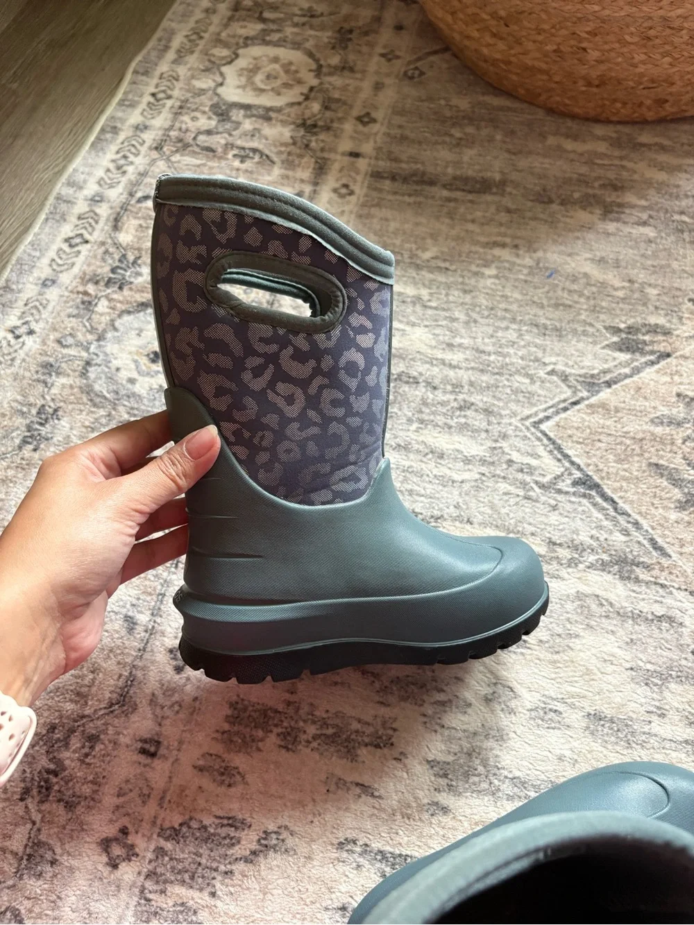 Bogs boots Neo Classic Metallic Leopard cheetah print size girls 11 like new